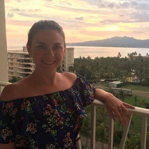 Meet your Posher, Caitlin